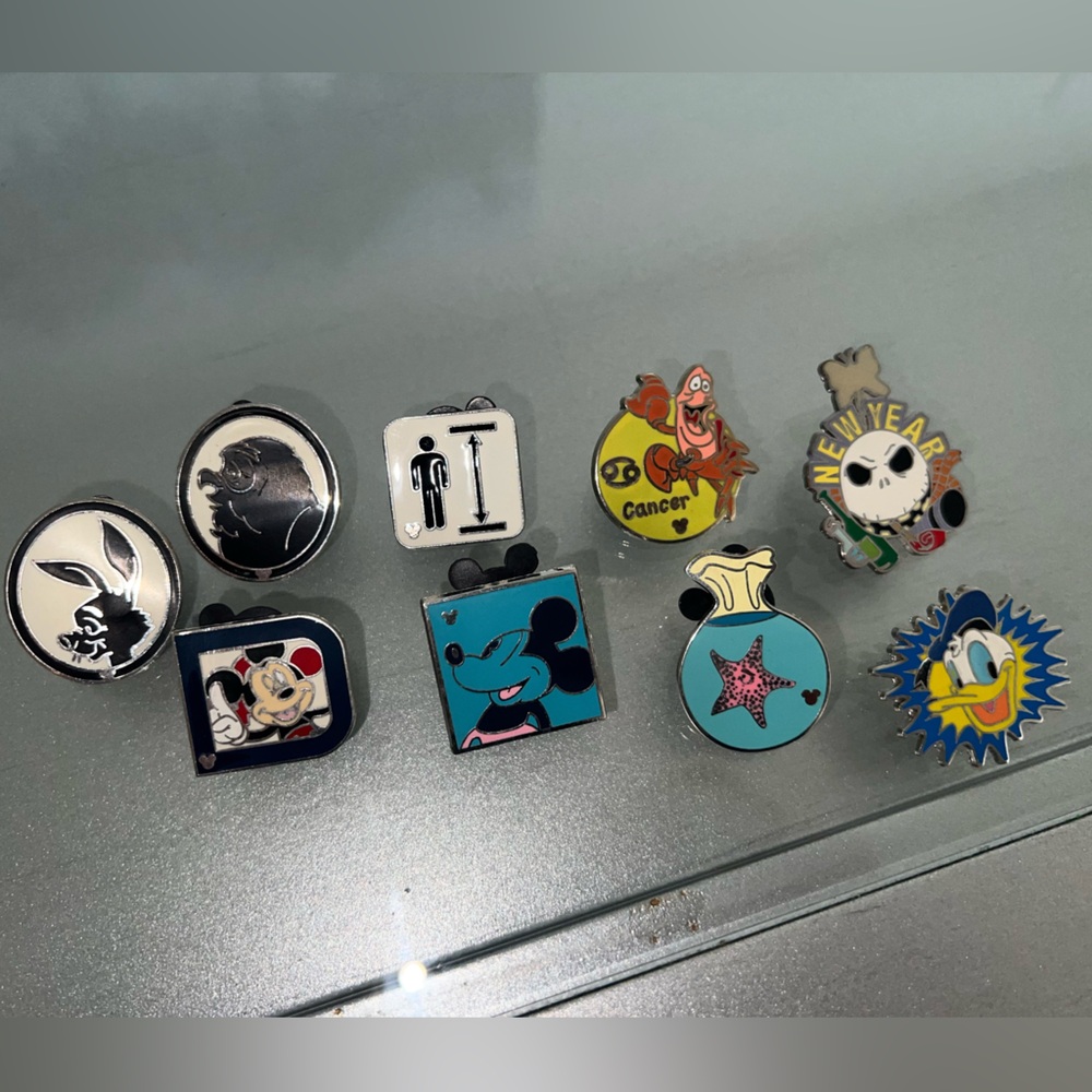 Disney Character Enamel Pins Set